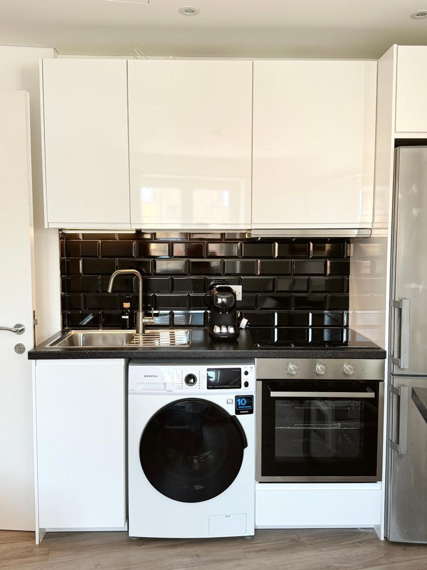 Deluxe City Centre Two Bedroom - Grand Central House ยิบรอลตาร์ ภายนอก รูปภาพ