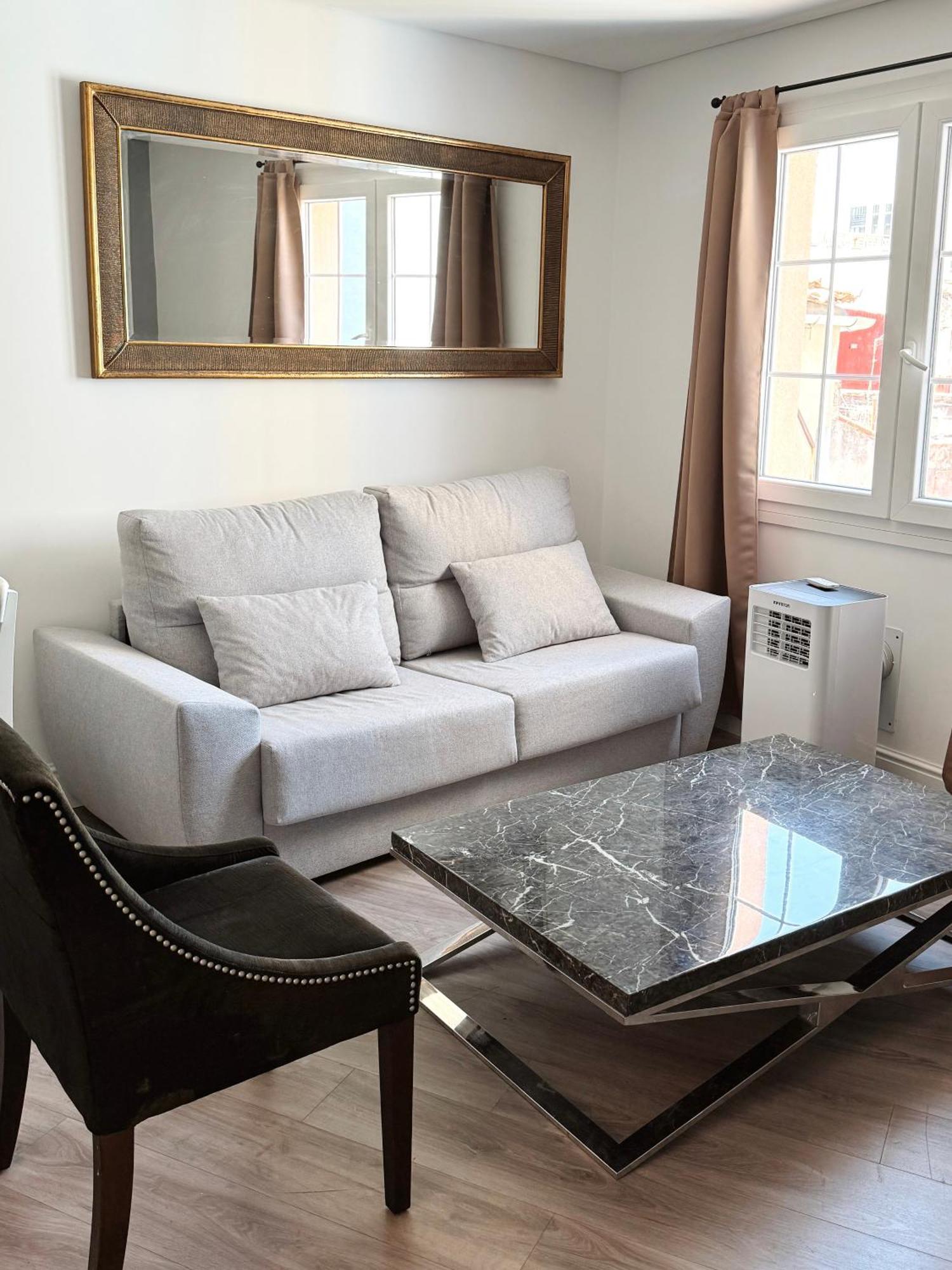Deluxe City Centre Two Bedroom - Grand Central House ยิบรอลตาร์ ภายนอก รูปภาพ