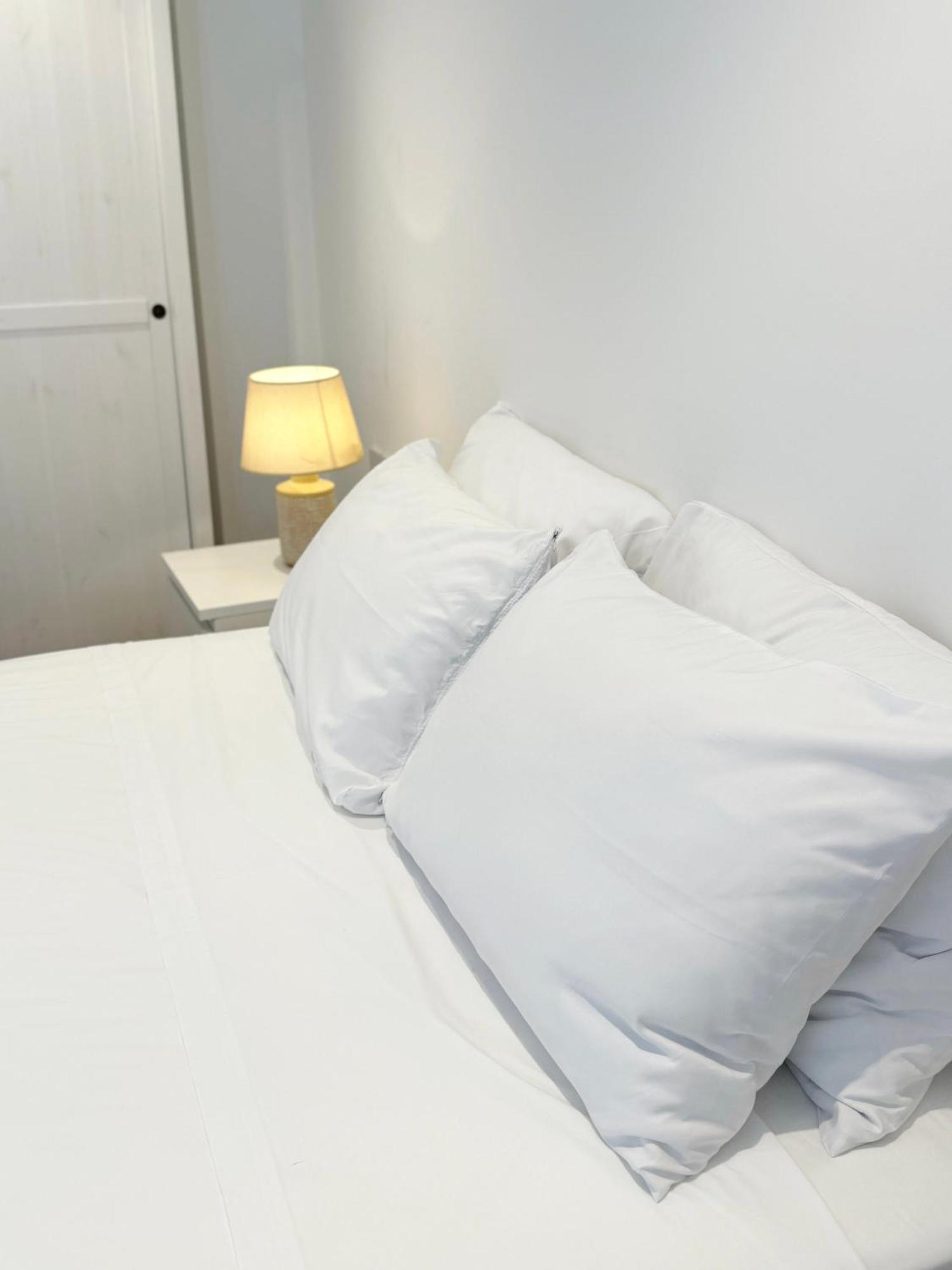 Deluxe City Centre Two Bedroom - Grand Central House ยิบรอลตาร์ ภายนอก รูปภาพ