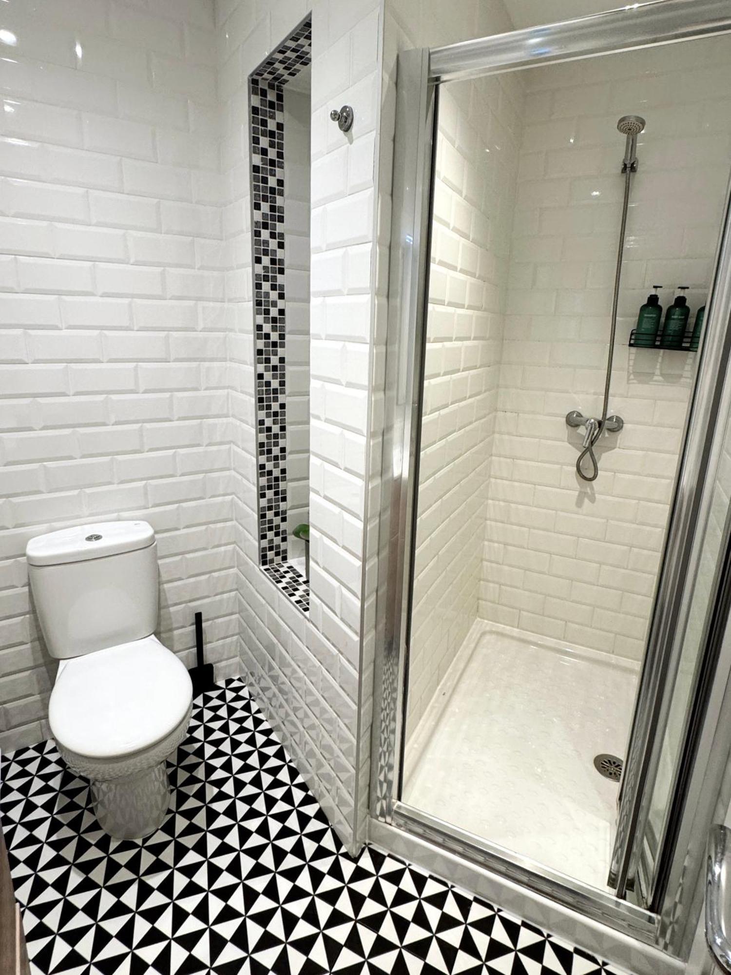 Deluxe City Centre Two Bedroom - Grand Central House ยิบรอลตาร์ ภายนอก รูปภาพ
